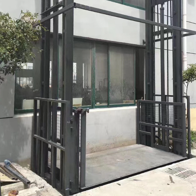 皇桐镇5吨室外升降货梯